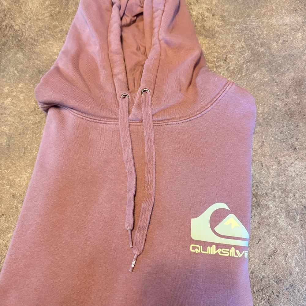 Quiksilver Mauve Hoodie - Comfy, Cute and Trendy!